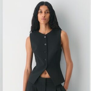 Aritzia Wilfred regal vest in black crepette
